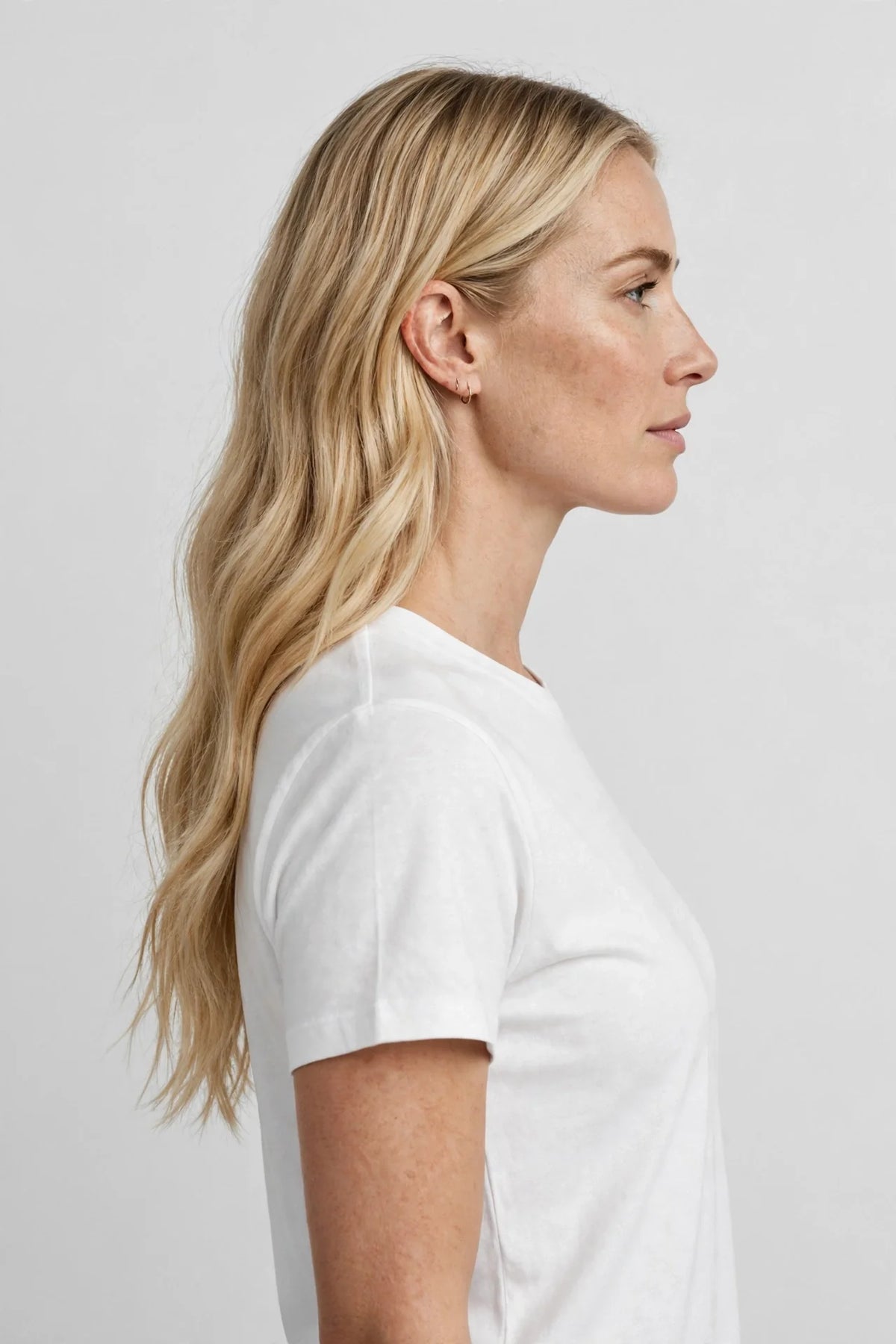 Women White Solid T-Shirt