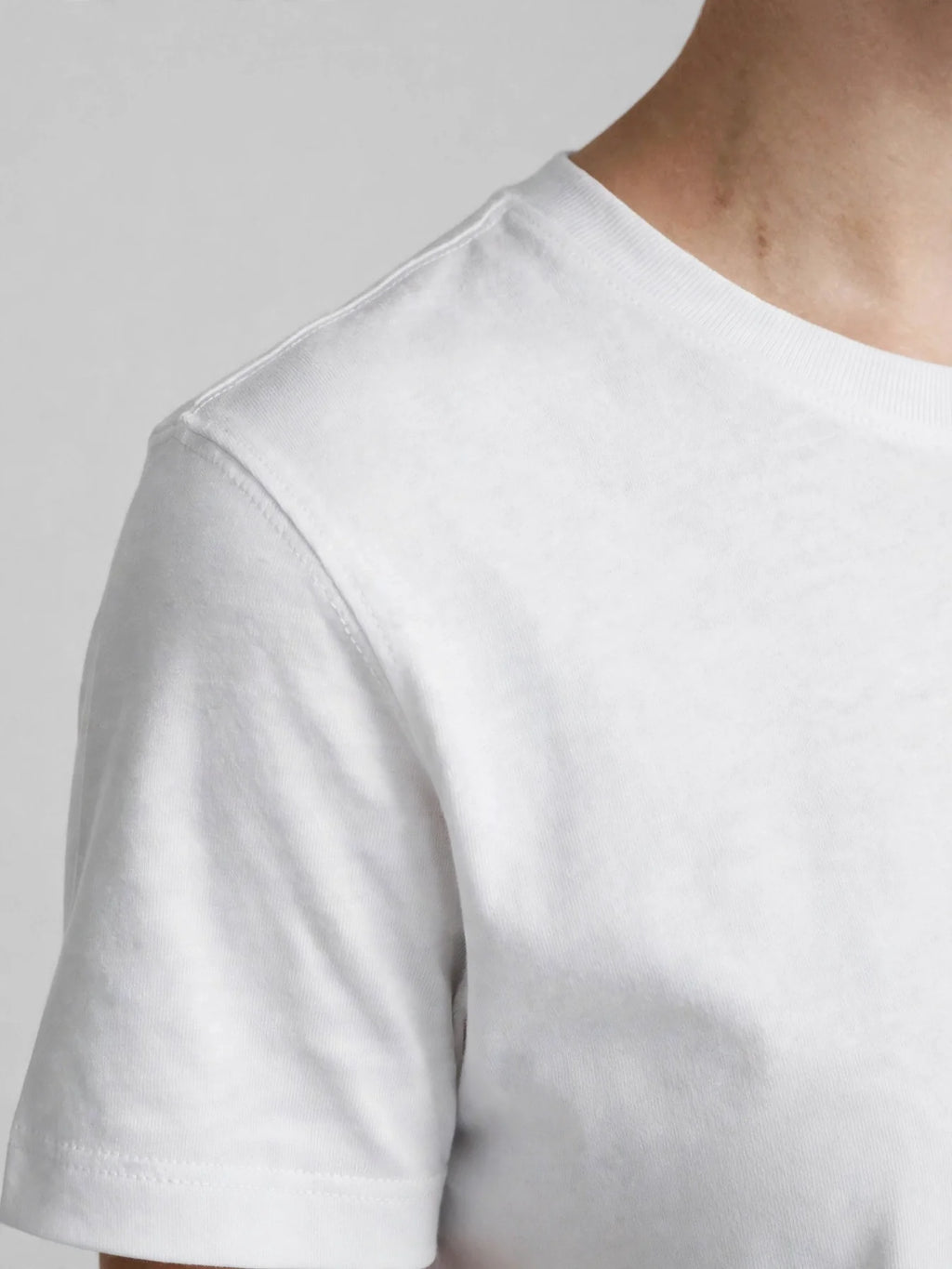 Neckline detail